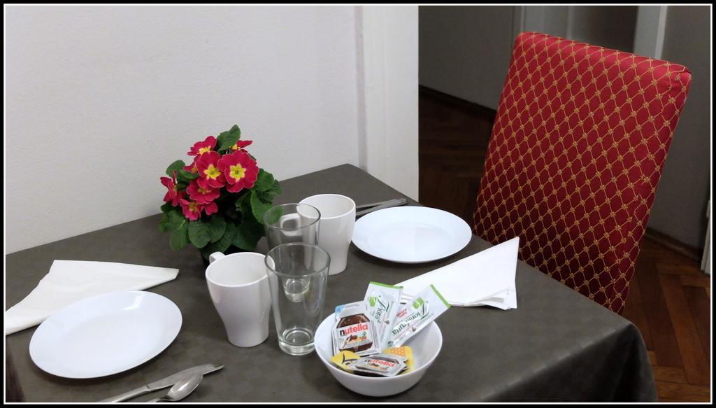 B&B Piazza Goldoni Triëst Buitenkant foto